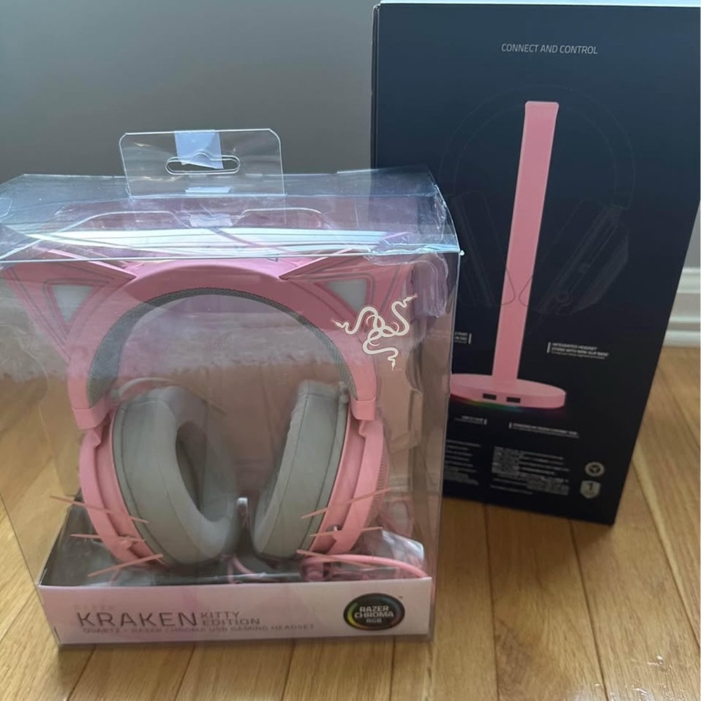 Razer Chroma USB Gaming Headset and Base Station INCLUDED!!